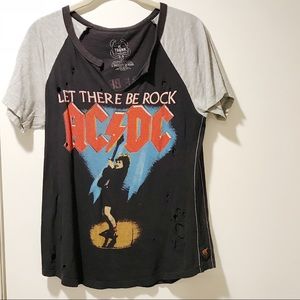 Worn • AC/DC trunk distressed tee